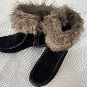 Sporto Black Ankle Boots with Fur Trim